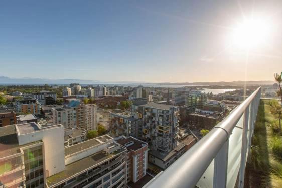 Downtown Victoria, Modern Condo, Parking, Spectacular Views. Exterior photo